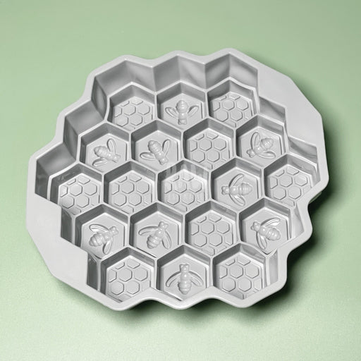 6 Cavity Bee Honeycomb Silicone Cake Mold Household Baking Manual  Aromatherapy Essential Oil Soap Mold - Silicone Molds Wholesale & Retail -  Fondant, Soap, Candy, DIY Cake Molds